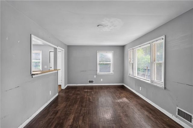 1322 E 82nd Street, Kansas City, MO 64131