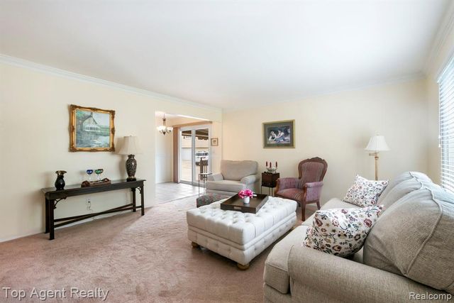 31849 Breezeway, New Baltimore, MI 48047
