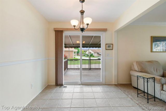31849 Breezeway, New Baltimore, MI 48047
