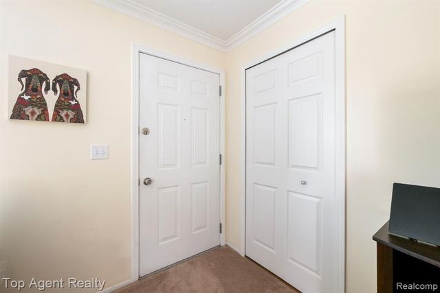 31849 Breezeway, New Baltimore, MI 48047
