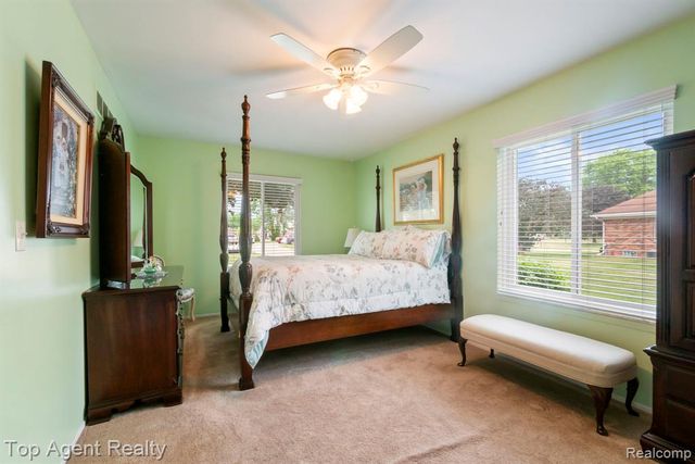 31849 Breezeway, New Baltimore, MI 48047