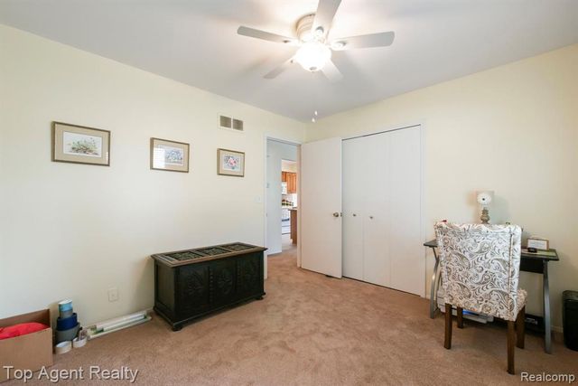 31849 Breezeway, New Baltimore, MI 48047