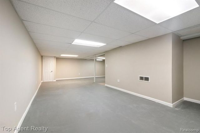 31849 Breezeway, New Baltimore, MI 48047