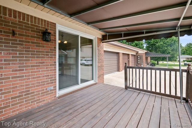 31849 Breezeway, New Baltimore, MI 48047