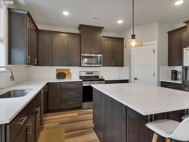 5179 COMET St Ne, Salem, OR 97305