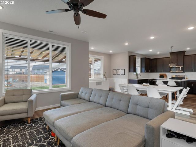 5179 COMET St Ne, Salem, OR 97305