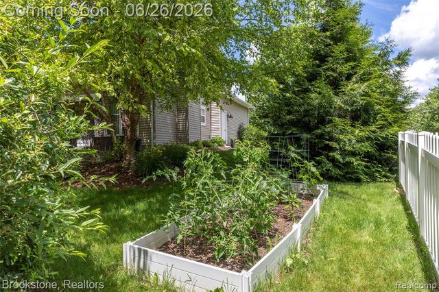 5017 Leyland Drive, Clarkston, MI 48348