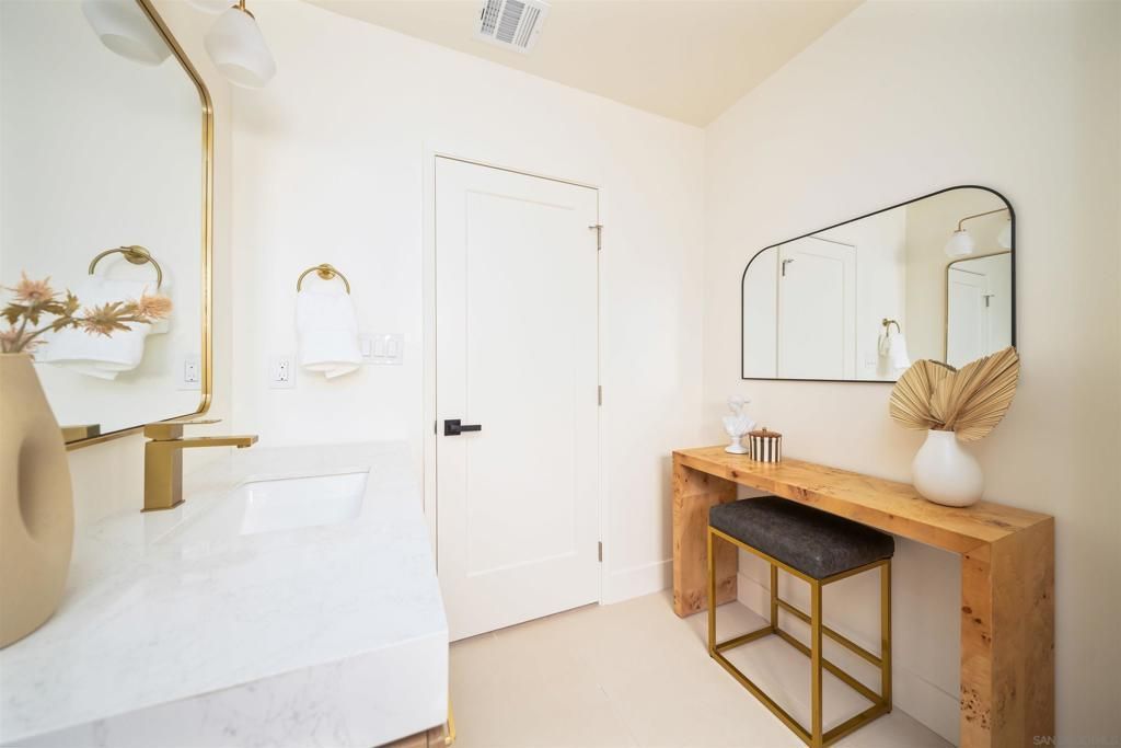 Image 13 of property listing at 1116 Cerise Ave, Torrance, CA 90503