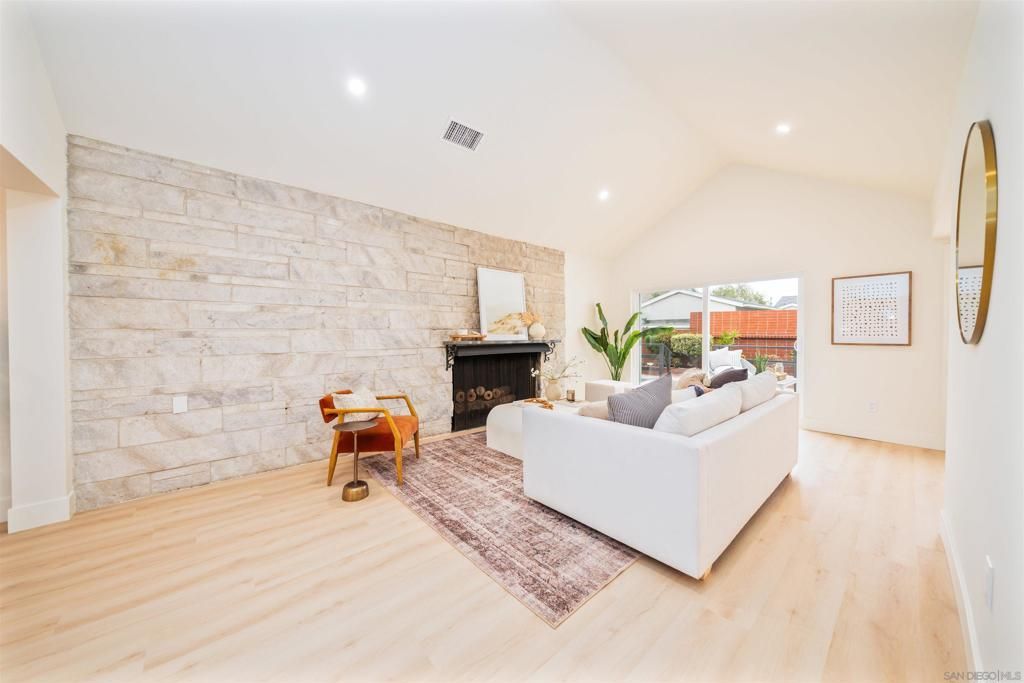 Image 15 of property listing at 1116 Cerise Ave, Torrance, CA 90503