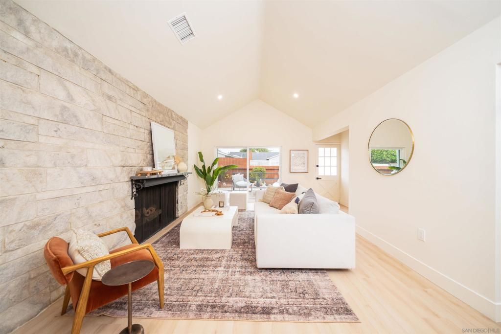 Image 19 of property listing at 1116 Cerise Ave, Torrance, CA 90503