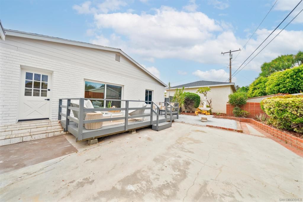 Image 22 of property listing at 1116 Cerise Ave, Torrance, CA 90503