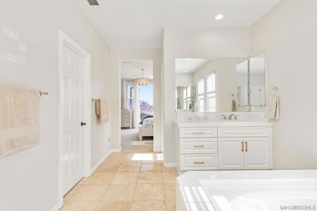 1737 Skimmer Ct, Carlsbad, CA 92011