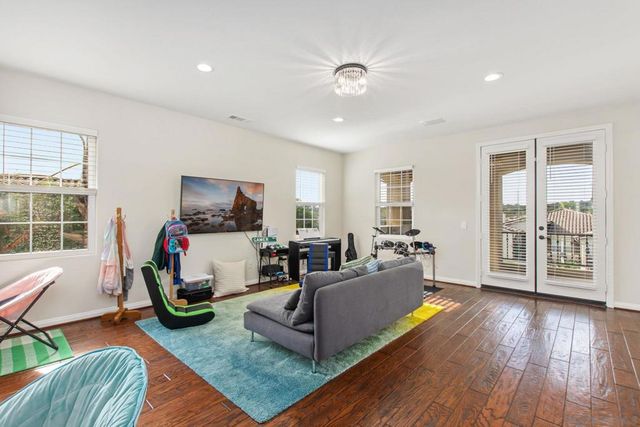 1737 Skimmer Ct, Carlsbad, CA 92011