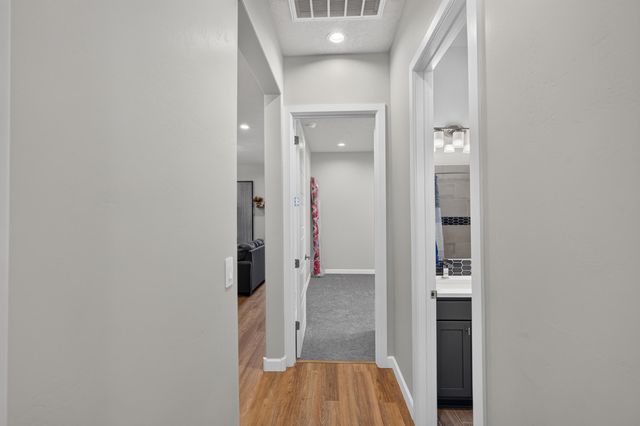 1691 Tesoro Loop NW, Los Lunas, NM 87031