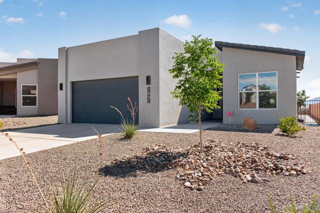 1691 Tesoro Loop NW, Los Lunas, NM 87031