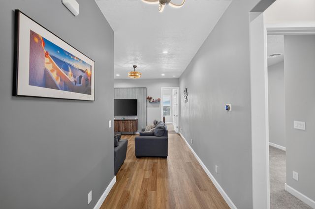 1691 Tesoro Loop NW, Los Lunas, NM 87031