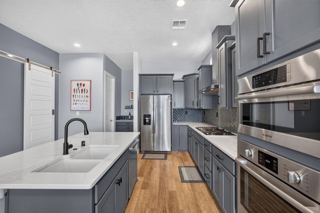 1691 Tesoro Loop NW, Los Lunas, NM 87031