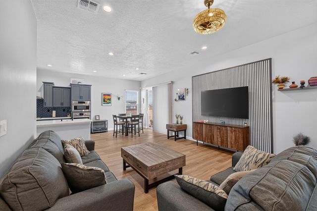 1691 Tesoro Loop NW, Los Lunas, NM 87031
