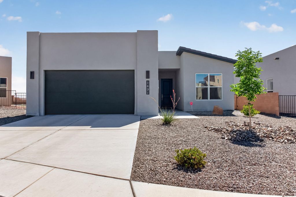 1691 Tesoro Loop NW, Los Lunas, NM 87031