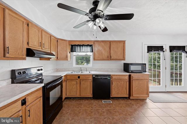 252 WISE AVE, Strasburg, VA 22657