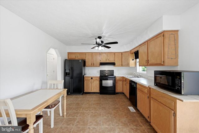 252 WISE AVE, Strasburg, VA 22657