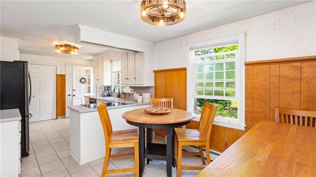 66 Oakdale Road, North Kingstown, RI 02852