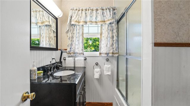 66 Oakdale Road, North Kingstown, RI 02852