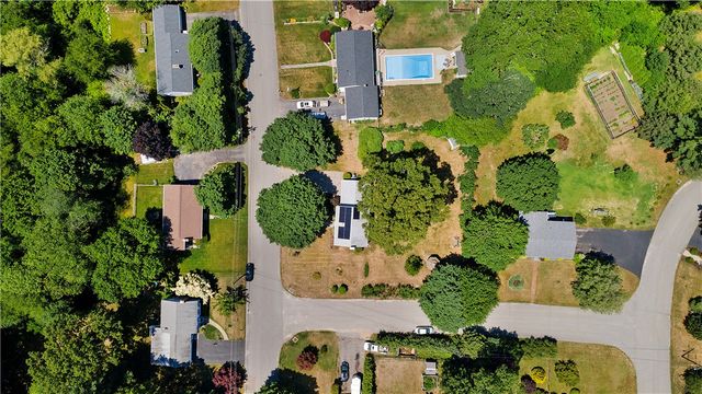 66 Oakdale Road, North Kingstown, RI 02852