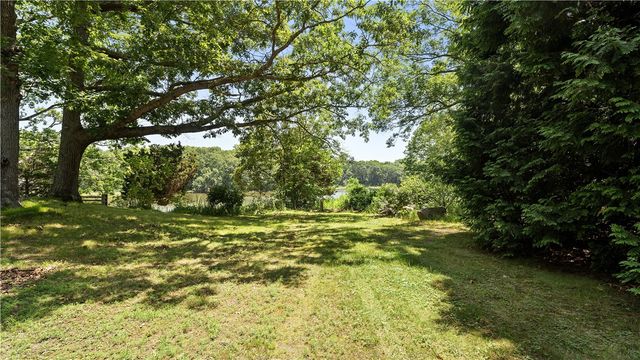 66 Oakdale Road, North Kingstown, RI 02852