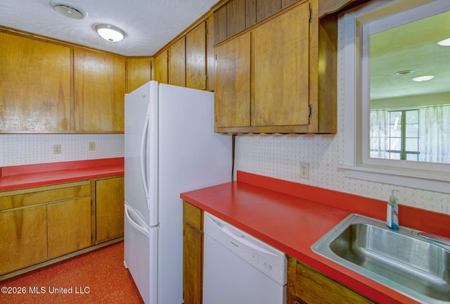 905 Wildwood Drive, Clinton, MS 39056