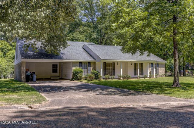 905 Wildwood Drive, Clinton, MS 39056