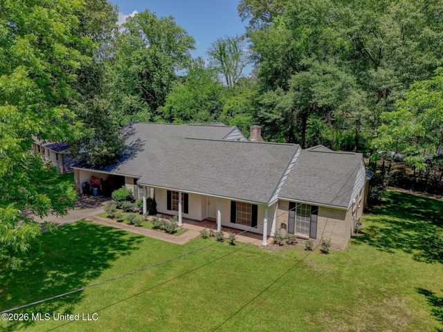 905 Wildwood Drive, Clinton, MS 39056