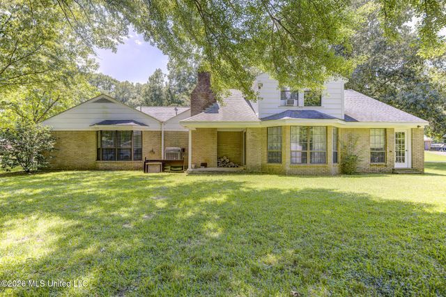 905 Wildwood Drive, Clinton, MS 39056