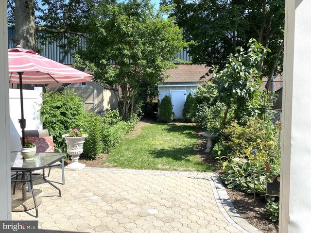 48 ELIZABETH ST, Bordentown, NJ 08505