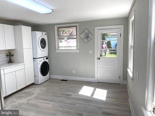 48 ELIZABETH ST, Bordentown, NJ 08505