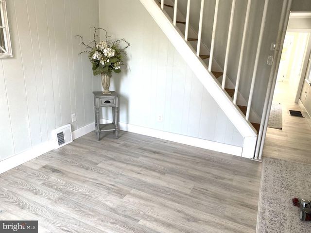 48 ELIZABETH ST, Bordentown, NJ 08505