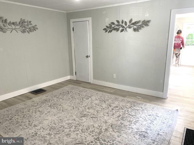 48 ELIZABETH ST, Bordentown, NJ 08505