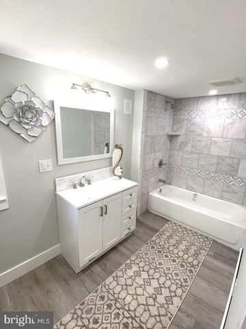 48 ELIZABETH ST, Bordentown, NJ 08505
