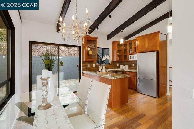 7875 Skyline Blvd, Oakland, CA 94611