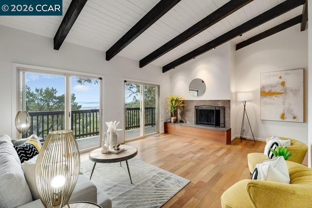 7875 Skyline Blvd, Oakland, CA 94611