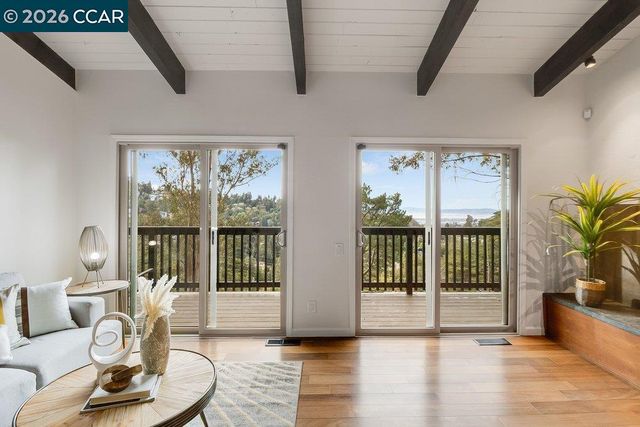 7875 Skyline Blvd, Oakland, CA 94611