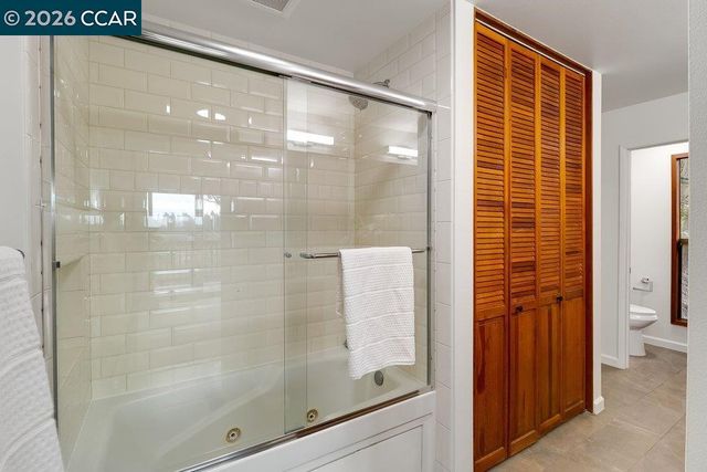 7875 Skyline Blvd, Oakland, CA 94611