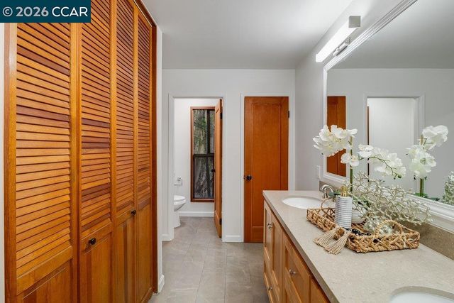 7875 Skyline Blvd, Oakland, CA 94611