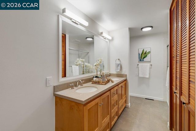 7875 Skyline Blvd, Oakland, CA 94611