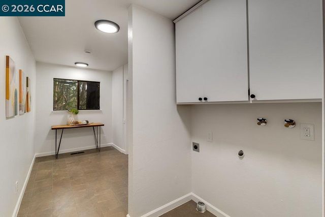 7875 Skyline Blvd, Oakland, CA 94611