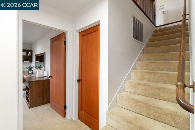 7875 Skyline Blvd, Oakland, CA 94611