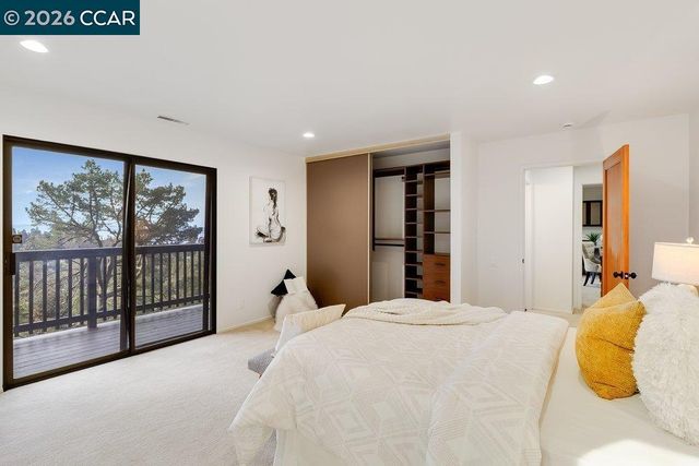 7875 Skyline Blvd, Oakland, CA 94611