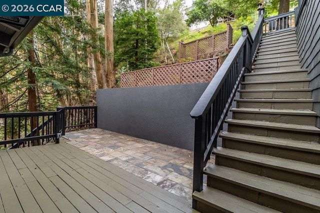 7875 Skyline Blvd, Oakland, CA 94611