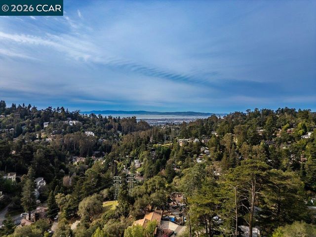 7875 Skyline Blvd, Oakland, CA 94611