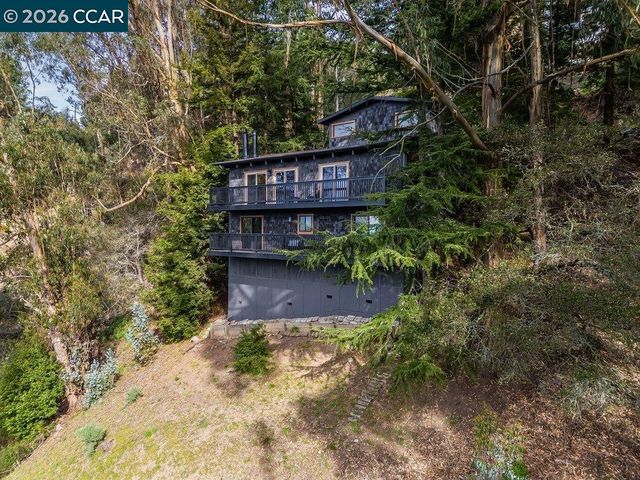 7875 Skyline Blvd, Oakland, CA 94611